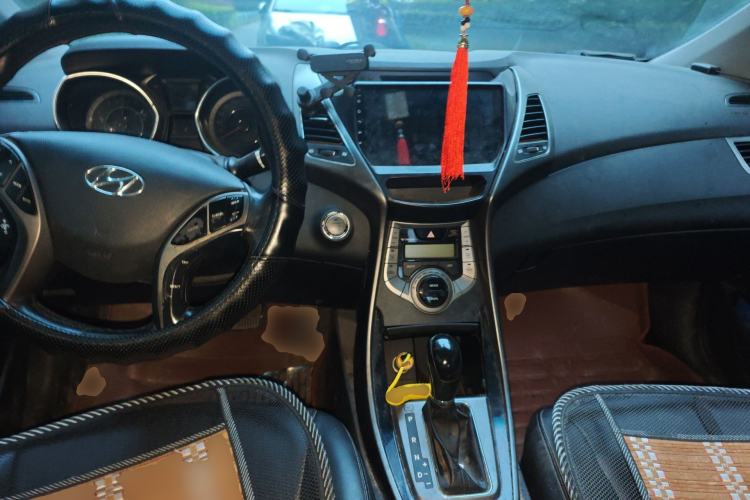 Used Hyundai Elantra (5th Generation / Langdong) 2013 1.6L Automatic Luxury Model Center Console