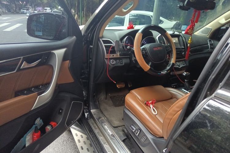 Used Haval H9 2015 2.0T Four-Wheel Drive Ultra-Luxury 7-Seater