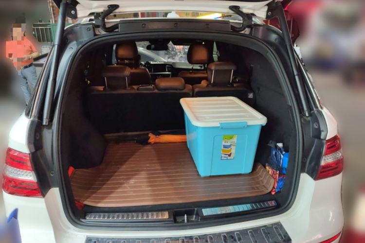 Used Mercedes-Benz M-Class 2014 ML 400 4MATIC Luxury Model Trunk