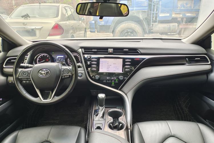 Used Toyota Camry 2018 2.0G Luxury Edition