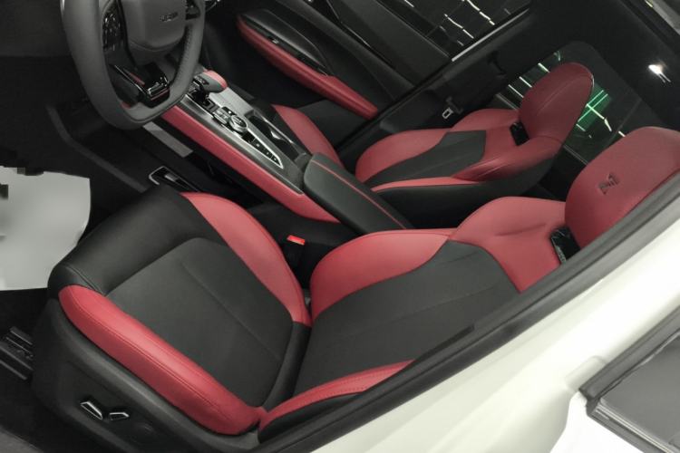 Used Oshan Z6 2023 Blue Whale 1.5T DCT Smart Luxury Model
