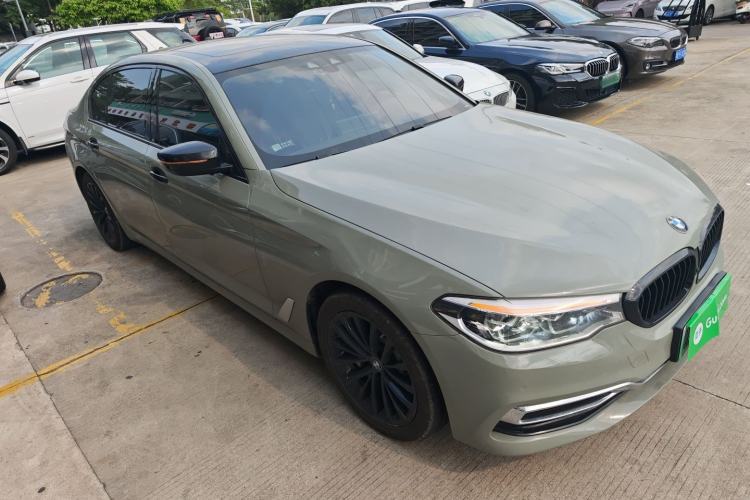 Used BMW 5 Series New Energy 2020 Mileage Upgrade Version 530Le Luxury Package Front Right 45 Deg