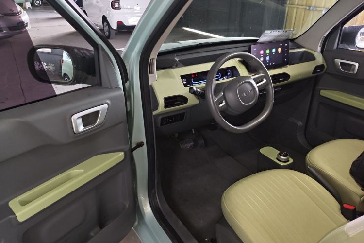 Used Geely Galaxy Panda 2023 Panda Mini 200km Endurance Bear Driver Seat