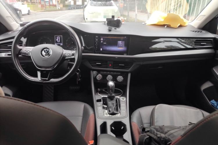 Used Volkswagen Bora 2021 1.5L Automatic Comfort Smart Connect Edition Center Console