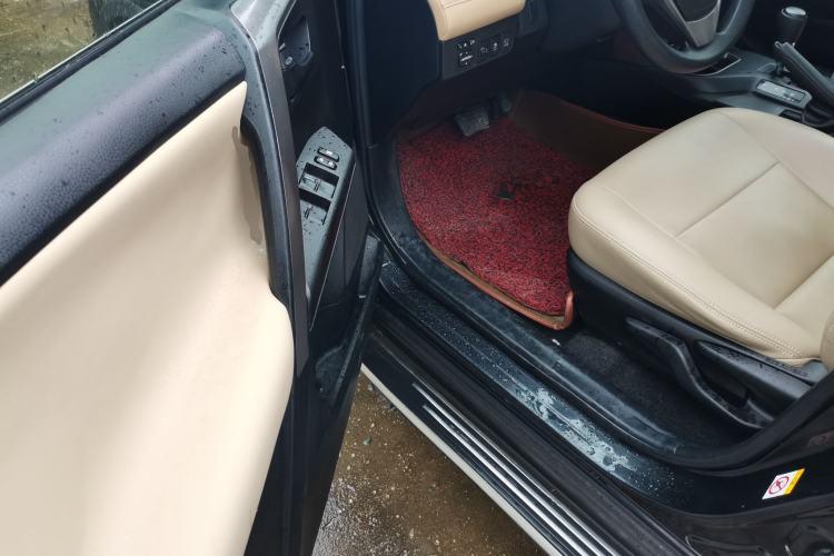 Used Toyota RAV4 2016 2.0L CVT Two-Wheel Drive Fashion Edition China V Standard