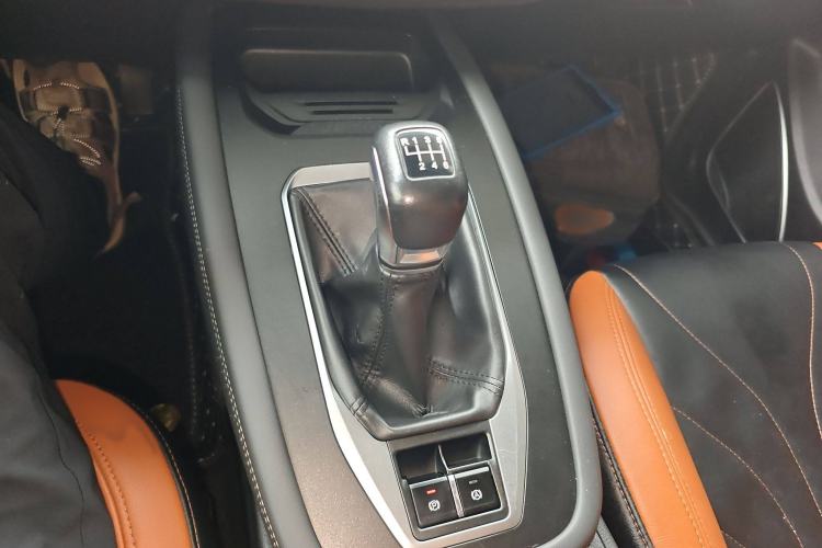 Used JETOUR X70M 2021 1.5T Manual Urban Partner 7-Seater
