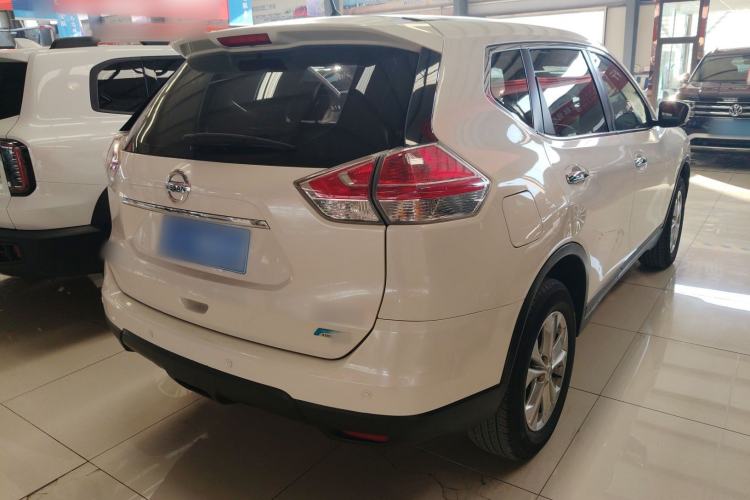 Used Nissan X-Trail 2015 2.0L CVT Comfort MAX Edition 2WD
