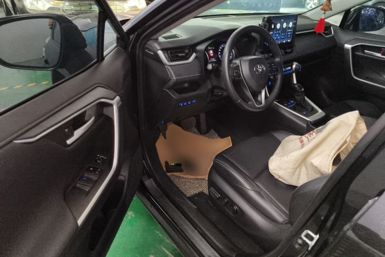 Used Toyota Wildlander 2022 Dual-Engine 2.5L E-CVT Two-Wheel Drive Luxury PLUS Edition