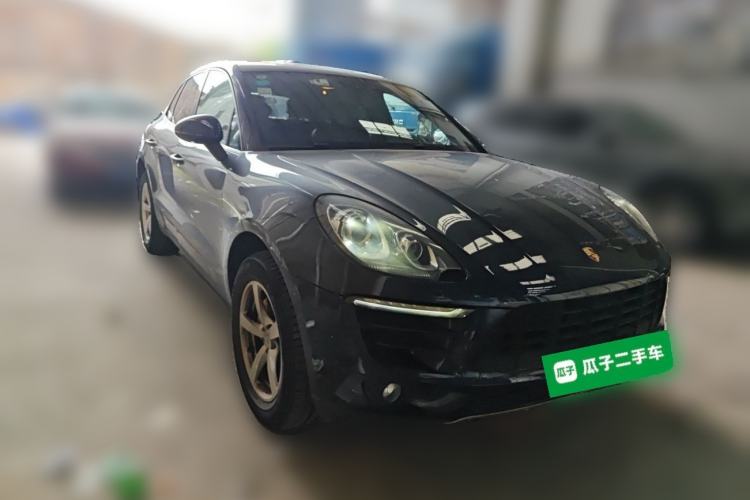 Used Porsche Macan 2017 Macan 2.0T Front Right 45 Deg
