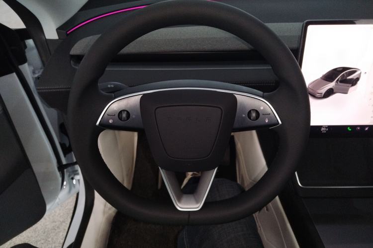 Used Tesla Model Y 2025 Rear-Wheel-Drive Version