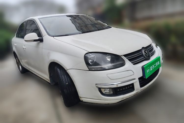 Used Volkswagen Sagitar 2011 1.6L Manual Comfort Version Front Right 45 Deg