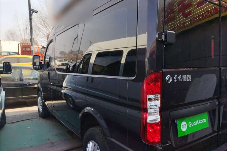 Used Dongfeng Yufeng Yufeng 2023 V9+ 2.0T Automatic Front-Wheel-Drive Short Wheelbase Mid-Roof Design—5/6-Seater
