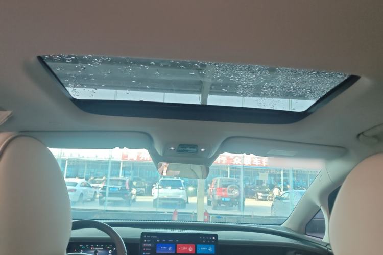 Used Denza D9 2022 DM-i 1040 Prestige Model
