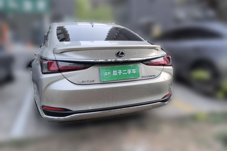 Used Lexus ES 2020 300h Premier Edition Rear