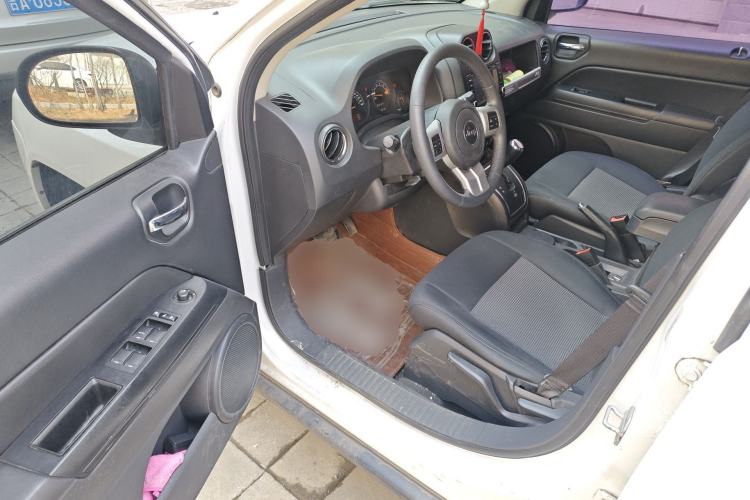 Used Jeep Compass 2014 2.4L four-wheel drive sport version Driver Seat