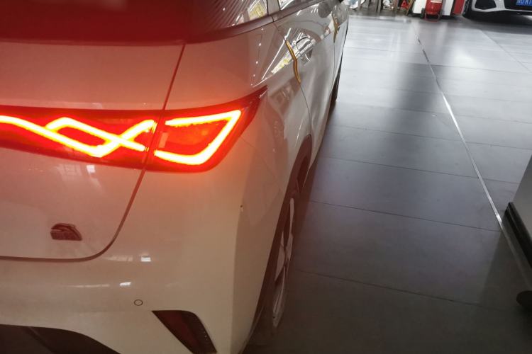Used BYD Dolphin 2023 420 km Free Version Right Rear Taillight