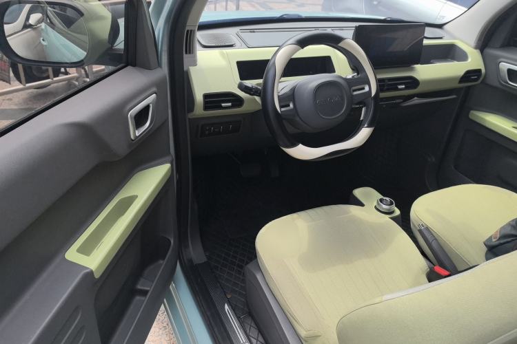 Used Geely Galaxy Panda 2023 Panda Mini 200km Endurance Bear Driver Seat
