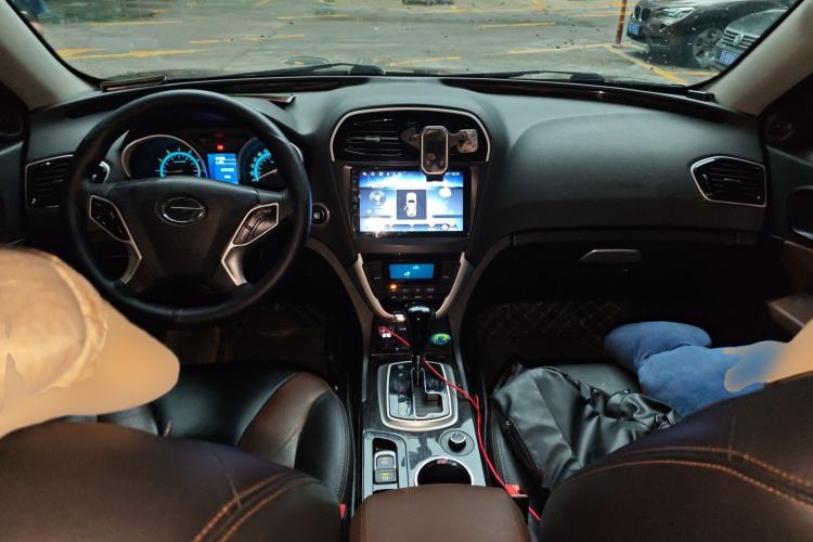 Used GAC Trumpchi GS5 Super 2016 1.8T Automatic All-Wheel-Drive Anniversary Edition Center Console