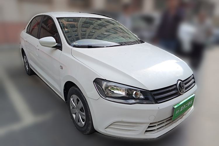 Used Volkswagen Jetta 2015 Value Edition 1.6L Manual Fashionable Style Front Right 45 Deg