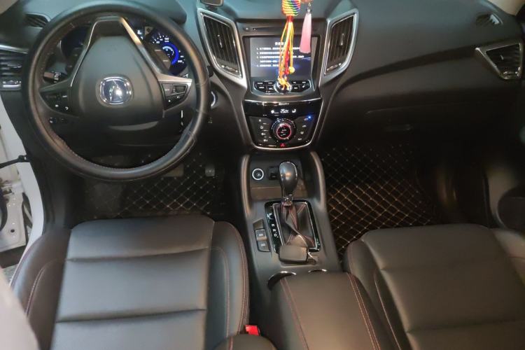Used CHANGAN CS75 2016 1.8T Automatic Elite Model China V Standard Center Console