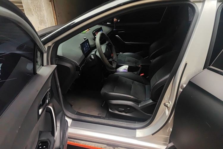 Used MG 4 EV 2022 460 km All-Wheel-Drive Performance Version
