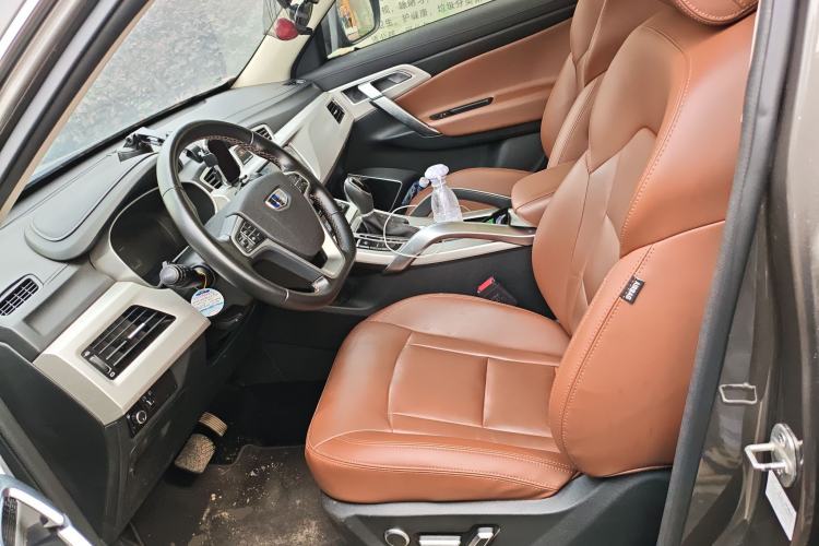 Used Geely Auto Emgrand X7 Sport 2018 1.8TD Automatic Two-Wheel Drive ZhiZun Model with 4G Connectivity
