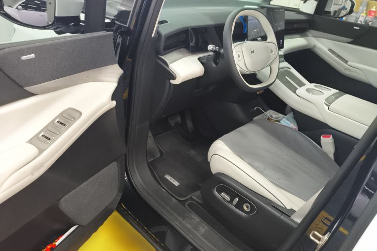 Used XPeng X9 2024 702 Ultra-Long Range Max Driver Seat