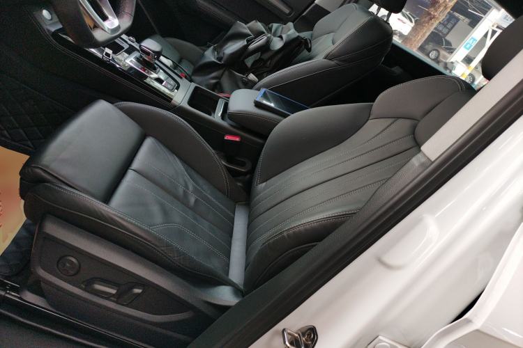 Used Audi Q5L 2022 40T Fashionable and Dynamic Model
