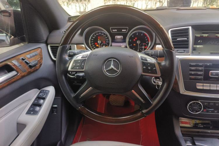 Used Mercedes-Benz M-Class 2015 ML 400 4MATIC Luxury Model
