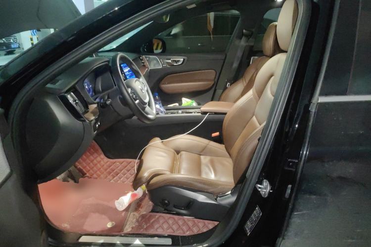 Used Volvo XC60 New Energy 2023 T8 Plug-in Hybrid Long-Range All-Wheel Drive Intelligent Luxury and Enjoyment Edition
