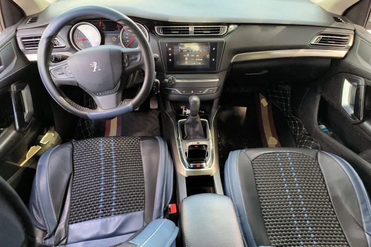 Used Peugeot 408 2014 1.8L Automatic Luxury Edition Center Console