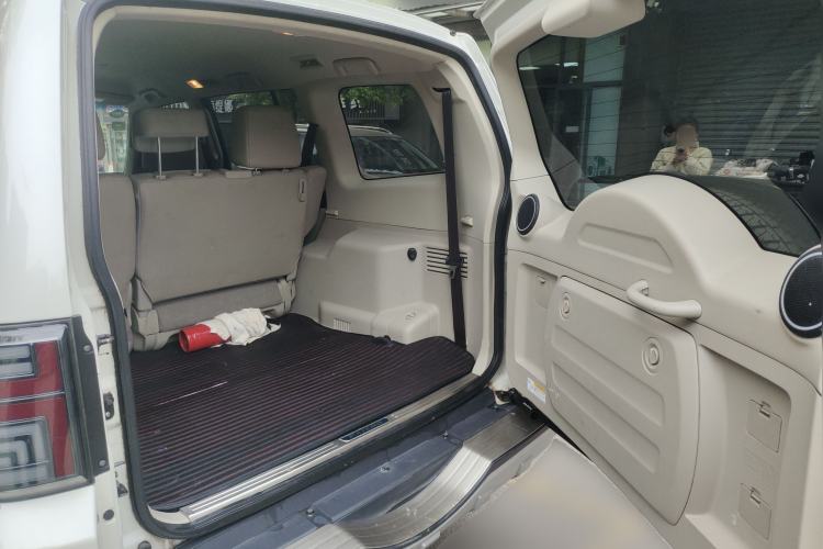 Used Mitsubishi Pajero  Trunk