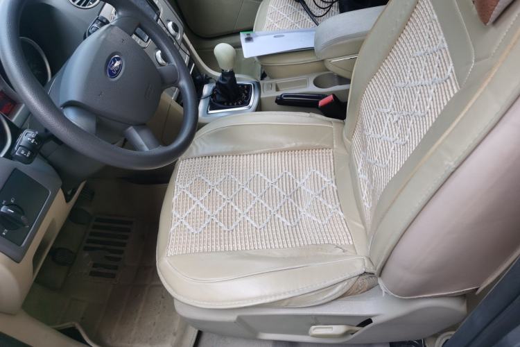 Used Ford Focus 2013 Sedan Classic 1.8L Manual Base Model