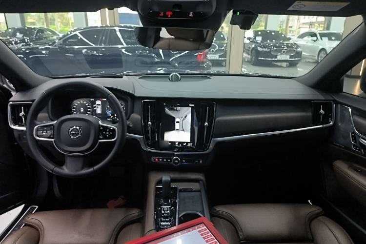 Used Volvo V90 2021 Cross Country B5 AWD Prestige Edition