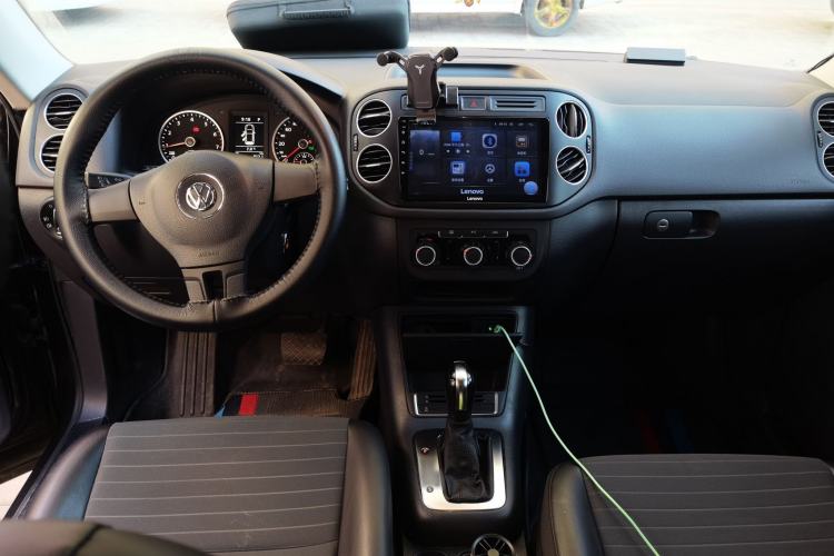 Used Volkswagen Tiguan 2013 1.8TSI Automatic Two-Wheel Drive Trend Edition Center Console