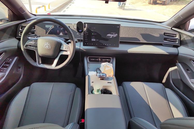 Used BYD Qin L 2025 DM-i Smart Drive 80KM Leading Model
