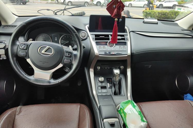 Used Lexus NX 2018 200 Front-Wheel-Drive X-Trail Version China V Standard Center Console