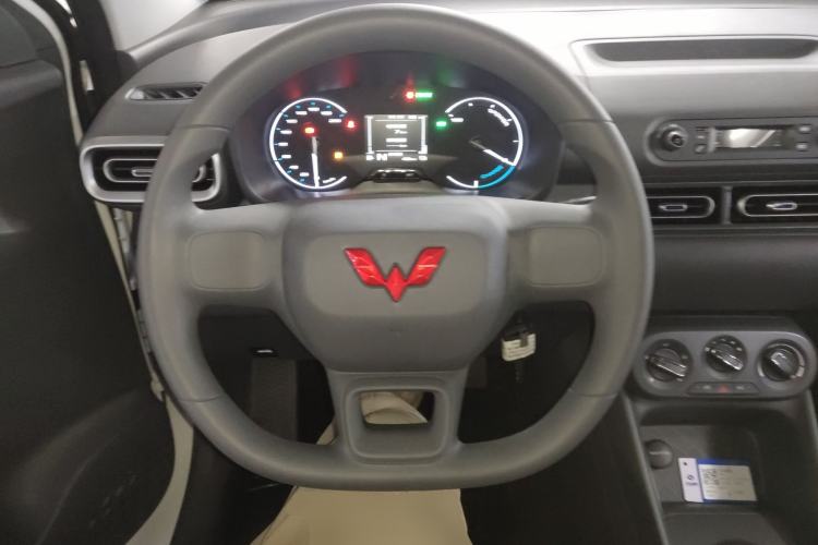 Used Wuling Hongguang New Energy 2025 Extended-Range Hybrid 50 km Utility Version
