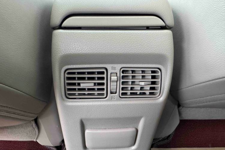 Used Nissan Sylphy 2012 1.8XL CVT Luxury Edition Interior 4