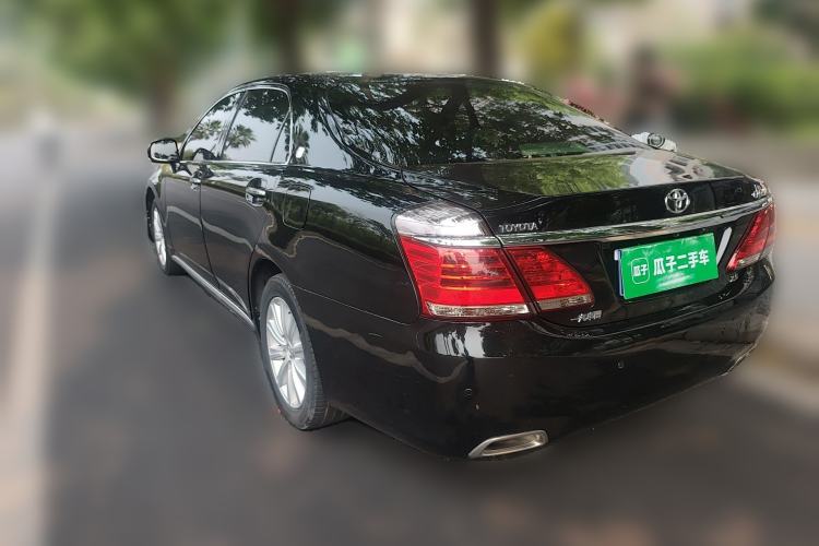 Used Toyota Crown 2012 2.5L Royal Leather Edition
