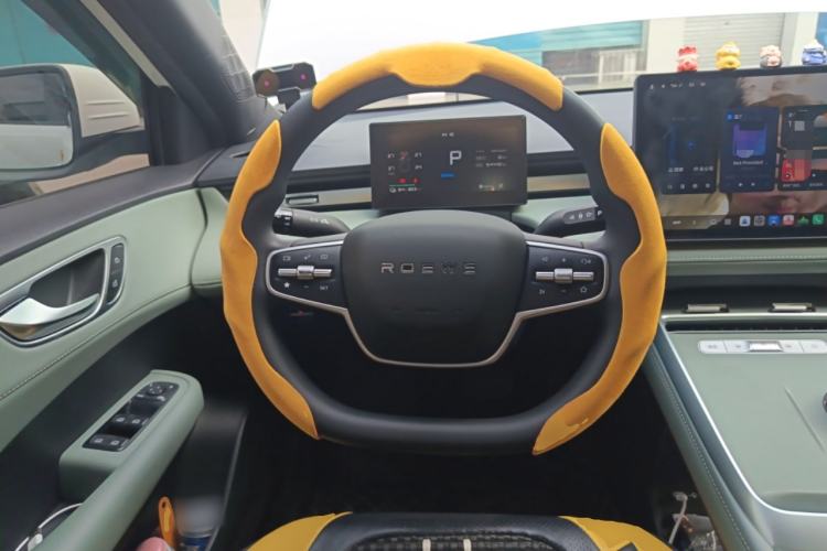 Used Roewe D6 2025 450km Deluxe Edition
