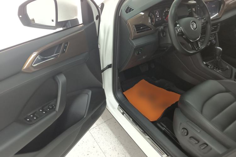 Used Volkswagen Tharu 2020 280TSI Two-Wheel Drive Luxury Plus Version China VI Standard Driver Seat