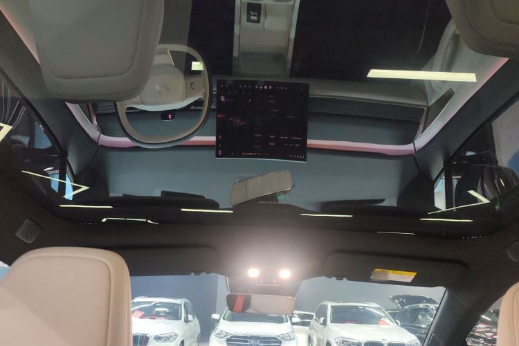 Used ONVO L60 2024 60 kWh Rear-Drive Version Headliner