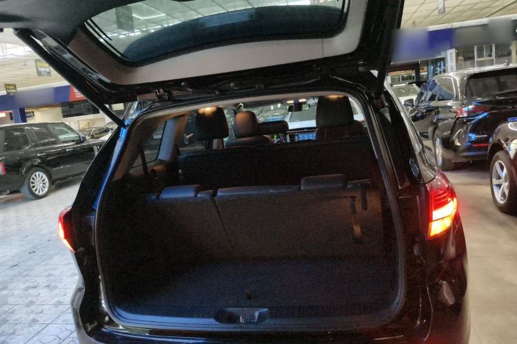 Used Toyota Highlander 2018 2.0T Four-Wheel Drive Luxury Version 7 Seats China VI Standard Trunk