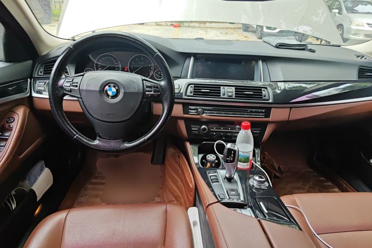 Used BMW 5 Series 2014 520Li Elegant Model
