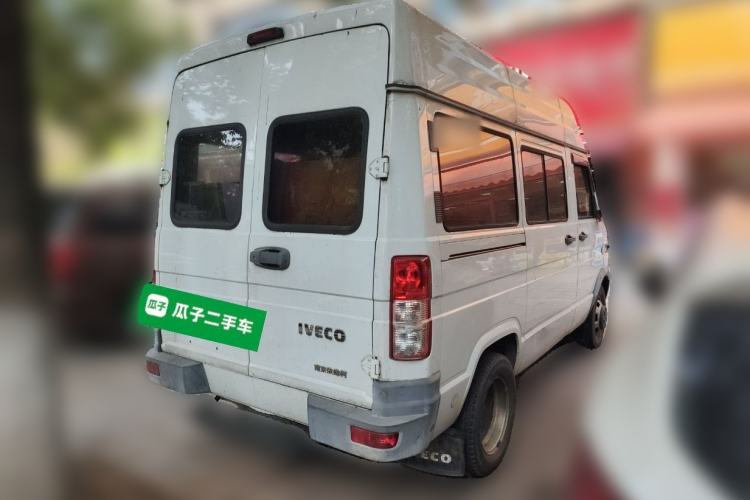 Used Iveco Daily 2017 2.5T A35 Passenger Van 5-7 Seats Model 47Z5 Rear Right 45 Deg