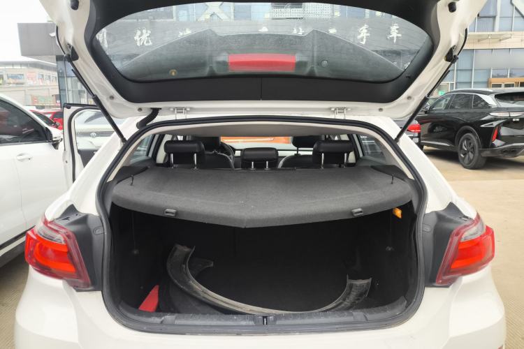 Used Qoros 3 2016 Urban SUV 1.6T Automatic Zhiyue Model Trunk