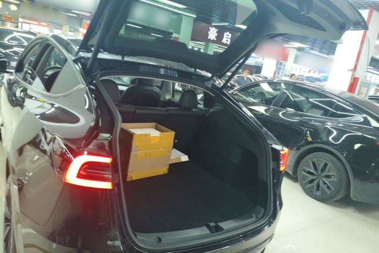 Used Tesla Model Y 2024 Rear-Wheel-Drive Version
