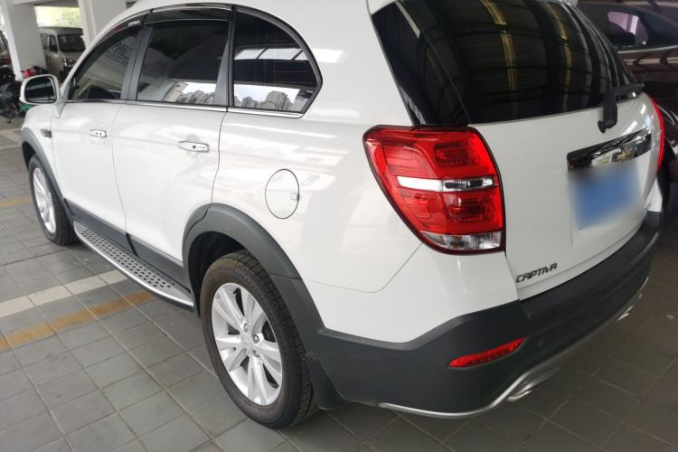 Used Chevrolet Captiva 2015 2.4L 4x4 Flagship Edition 7-Seater