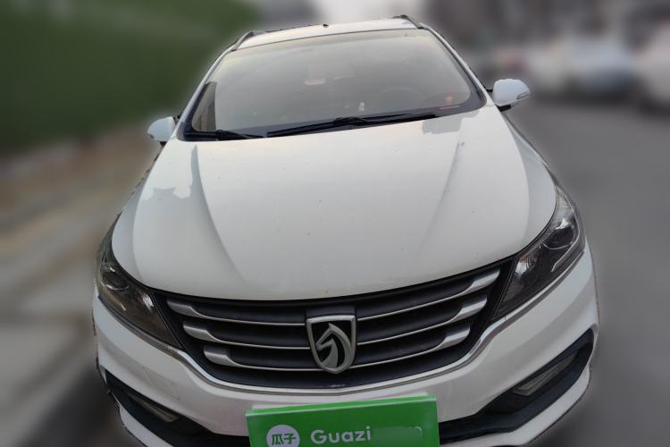 Used Baojun 310W 2017 1.5L Manual Fashion Model China V